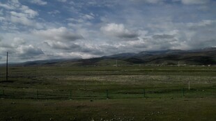 草原风光 蓝天白云远山