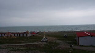 海边小屋与开阔海景