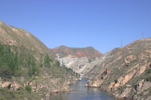壮丽峡谷河流景观