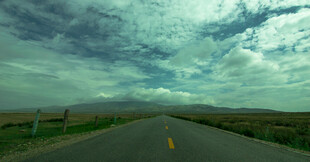 旷野公路 天际流云