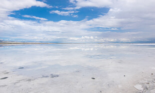 天空之境盐湖美景