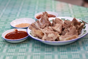 美味卤味拼盘配蘸料