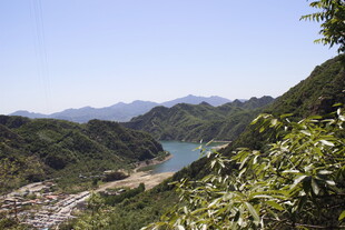 青山绿水间的美丽景致