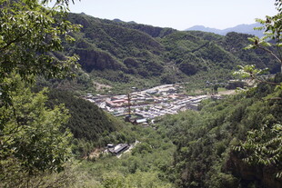 山间村落景色