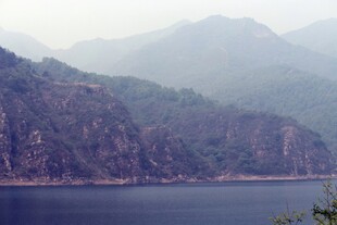 石林峡山水相依的静谧湖景