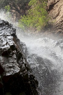 石林峡山间飞瀑 水花四溅