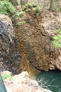 石林峡山间深潭 峭壁环绕