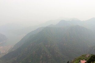 石林峡山峦叠翠间的朦胧美景