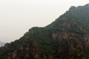 石林峡巍峨青山绿意浓