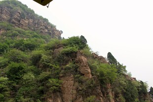 石林峡山峦叠翠间的自然美景