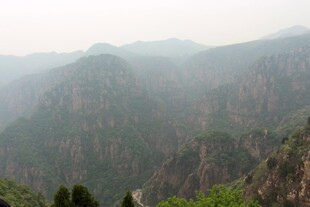 石林峡壮丽山峦景色