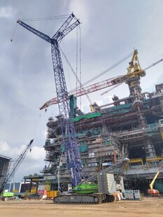 海上石油平台建设场景