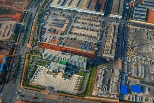 俯瞰城市中的建筑群