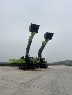 双机械臂挖掘机展示