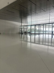 现代空旷室内空间场景