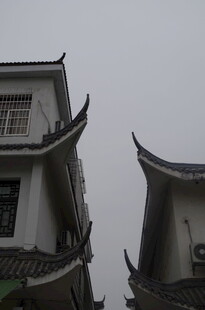 中式古建筑屋顶一角