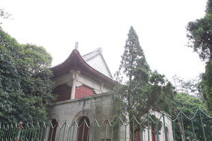 林中古雅建筑