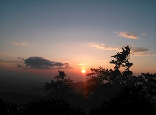 山间日落美景