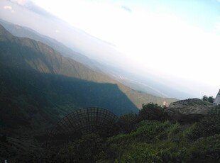 衡山山间云雾缭绕的秀丽景致