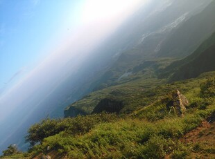 衡山山间徒步者赏壮丽云海景