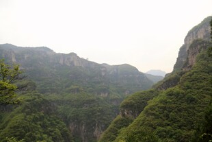 壮丽山峦景色