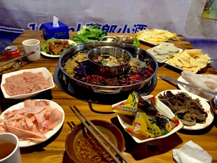 丰盛火锅美食盛宴