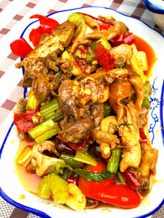 美味香辣炒鸡块