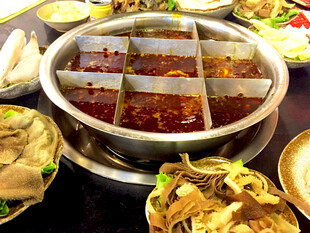 丰盛火锅美食拼盘
