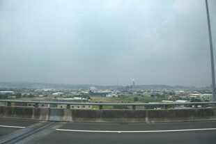 公路视角下的城市景观