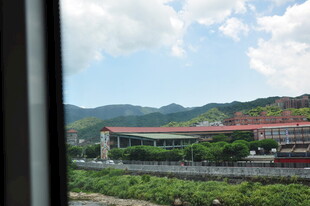 窗外秀丽山水风景