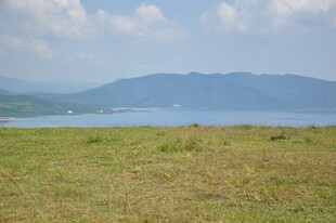 草原湖畔风光