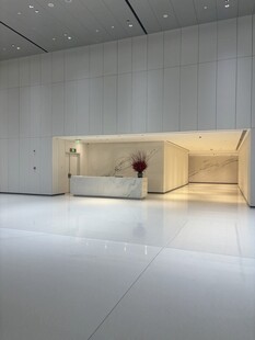 现代简约风格室内接待区