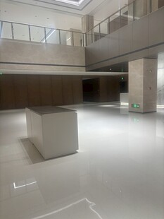 现代空旷室内空间展示