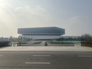 现代风格大型建筑外观