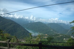 山间美景远眺