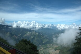 高山云海壮丽景观