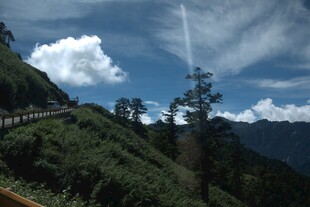山间公路美景