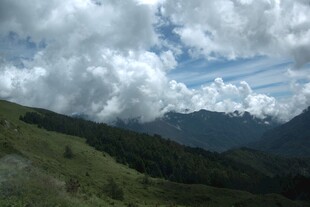山间云海美景
