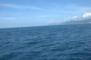 广阔蔚蓝大海风景