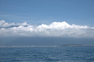 海上云景