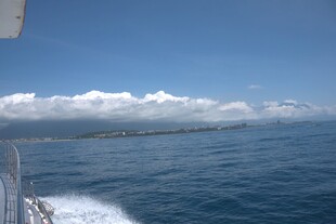 海上航行风景