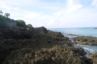 海边礁石景观