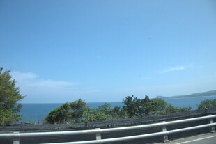公路边的海景风光
