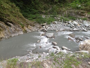 山间溪流 石间流水景致