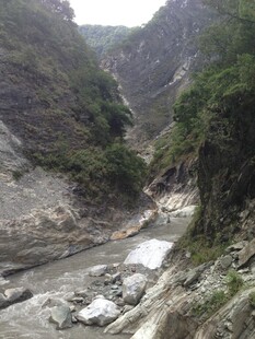 山间河谷景观