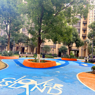 小区多彩儿童游乐区