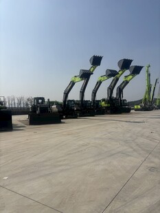 大型风机设备整齐排列