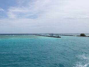 碧海轻舟 海岛风光如画