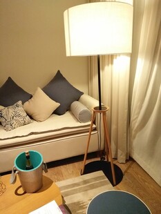 温馨客厅角落家居布置