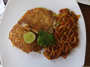 香酥鸡排配意面